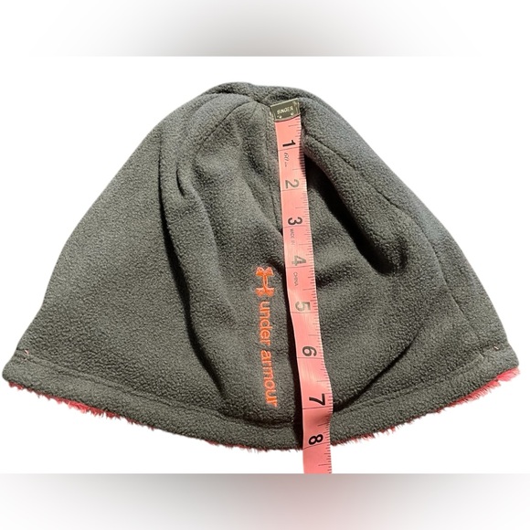 Under Armour gray beanie hat pink fleece EUC - Picture 5 of 8